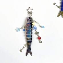 1个手工鱼形钥匙扣，海洋主题包包挂饰，海洋钥匙链，仿真鱼饵钥匙链，串珠鱼形吊坠，海龟，海豚，贝壳和星星珠子，渔夫礼物，学校汽车装饰，可爱哥特风Y2K包带挂绳，圣诞汽车装饰，送给老师、朋友、姐妹的创意礼物 - 彩色 - 查看 15