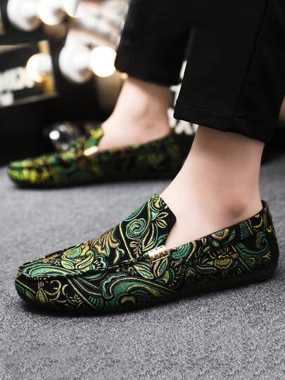 男士休闲乐福鞋，百搭新款司机莫卡辛鞋，一脚蹬平底船鞋，商务正装鞋。（尺码偏小，建议选择大一码）满印TPU皮革休闲乐福鞋，四季皆宜