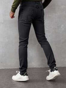 Jeans skinny para hombre en denim negro, ajustados y modernos, ideal para estilos casuales - Negro - Ver 2