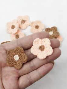 Set de 10 piezas de aplicaciones de flores de cinco pétalos de hilo en colores café y blanco marfil, con textura suave de punto y orificio central para fácil adherencia, para manualidades DIY, ropa, calzado y sombreros - Multicolor - Ver 4