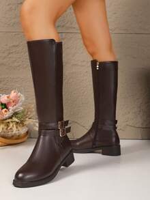 女士棕色时尚侧拉链双腰带金属扣日常休闲靴,PU 皮革鞋面,外观高档,易于护理,薄款保暖内衬,保暖透气,经典款式适合大多数脚型,平底舒适,适合全天穿着,高筒设计修饰腿型,百搭秋冬马靴,及膝靴 - 棕色 - 查看 3