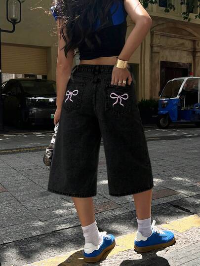 女式 Y2K 宽松阔腿七分牛仔裤，带蝴蝶刺绣口袋