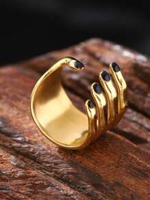 1pc Stainless Steel Gothic Claw Ring - Vintage Stainless Steel Open Design With Black Nail Detail Exaggerated Fashion Ring, Suitable For Women, Avant-Garde Daily And Halloween Party Accessory