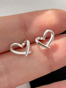 1 Pair Simple Hypoallergenic Heart Shaped Stud Earrings Elegant Casual Style Women's Daily Date Earrings - Silver - View 7