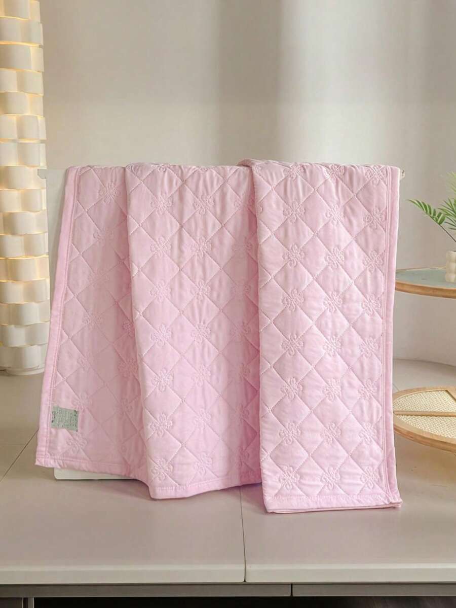 A Solid Color Flower Baby Quilted Quilt, Baby Blanket Baby Quilt Cover Blanket, Baby Portable Blanket When Going Out, Kindergarten Baby Quilt Cover, Available In All Seasons, Machine Washable - Multicolor - View 1