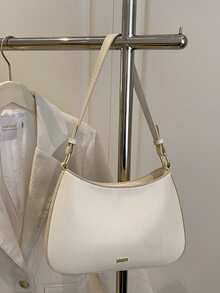 新款清新简约女士单肩包，采用纯色PU防水面料字母装饰，拉链开合设计马鞍包，时尚单肩包，商务通勤包，适合通勤、购物、参加聚会、节日送礼。