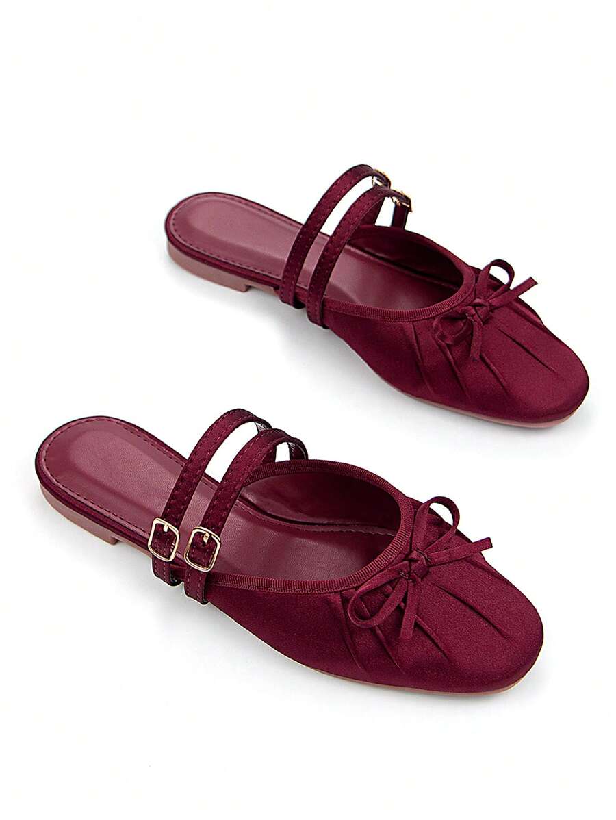 2025 秋季女士优雅别致细带扣脚带蝴蝶结装饰 Anka Pull 勃艮第缎面舒适方头一脚蹬芭蕾平底鞋，穆勒鞋 - 酒紅色 - 查看 1