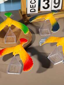 1-3pcs/Set Random Color Balanced Eagle & Transparent Pyramid Base Creative Anti-Stress Toys