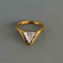 VKHK 1pc Luxury 18K Gold Plated Stainless Steel Triangle Cubic Zirconia Single Ring, Suitable For Women Everyday Or Wedding Wear, Gift