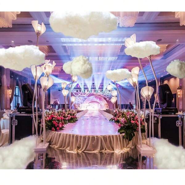 Decoración de boda Escenografía con escena de nubes, Exhibición de ventana en forma de nubes, Ornamentos colgantes de nubes blancas simuladas, Ornamentos colgantes de espuma para el techo, Iluminación de techo, Decoración de otoño, Pasarela, Decoración de nubes, Exhibición de ventana