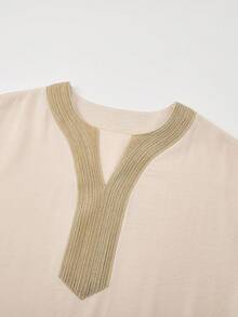 男士休闲长款镂空 V 领纯色柔软梭织面料拼接绣花领宽松长袍，适合日常穿着、户外活动、通勤，时尚必备