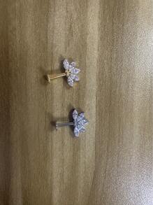 1 pieza Pendientes de aro de acero quirúrgico ASTM F136 con rosca interna y circonita cúbica, para perforaciones de labio, concha y hélice vertical de 16G