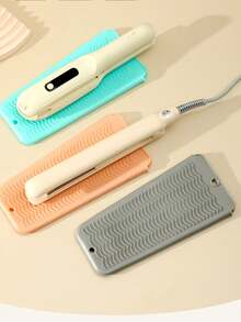 1 peça de almofada térmica resistente ao calor para ferramentas de cabelo, almofada de silicone para chapinha e modelador de cachos, almofada profissional para modelador de cachos adequada para bancadas, bolsa de viagem portátil para almofada térmica de chapinha, volta às aulas, itens essenciais para viagens e férias, acessórios de cabelo femininos, escova para penteado para trás, acessórios de barbeiro, secador de cabelo, cabelo, barbeiro, escova de cabelo, produtos para cabelos cacheados, equipamentos de cabeleireiro, tesoura de corte de cabelo, Natal, barbearia, cabeleireiro, secador de cabelo, escova de cabelo, barbeiro, equipamentos de cabeleireiro, penteado, cabeleireiro, acessórios de barbeiro, barbearia, equipamentos de cabeleireiro