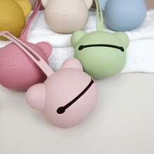 便携式硅胶奶嘴收纳盒，泰迪熊设计奶嘴容器带挂带，婴儿奶嘴架 - 彩色 - 查看 8