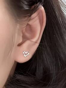 1 Pair Simple Hypoallergenic Heart Shaped Stud Earrings Elegant Casual Style Women's Daily Date Earrings - Silver - View 5