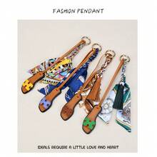 Tassel Leather Slippers Pendant, Fashionable Bag Decoration, Silk Scarf, Keychain, Backpack Pendant - 粉流蘇絲巾+H鞋 - 查看 5