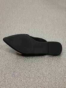 Donne, scarpe slip-on alla moda con catena metallica, punta affusolata, colore unito, tacco piatto, stile urbano, colore nero, stile urbano, materiale , pantofole - nero - Visualizzare 8