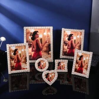 1pc Pearl Photo Frames Are Simple And Stylish, With Pink Floral Accents For A More Elegant Look. They Are Used For Home Desktop Decoration And Can Also Be Given As Holiday Gifts To Friends And Family (Inner Paper Is Randomly Shipped)