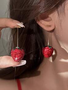 Andkiss 1 par de pendientes elegantes y de moda con diseño de fresa, adecuados para uso diario - Rojo - Ver 2