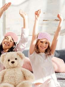 2 件/套返校毛绒睡眠眼罩和蝴蝶结头带套装，柔软涤纶亚克力绒毛遮阳罩，弹性头带，无电源派对礼物，适合水疗、睡衣派对和单身派对用品，适合旅行、办公室、飞机、火车、私家车、户外休息、化妆、洗漱用品，1 套（2 件）洗面奶头带眼罩，随机颜色旅行必备度假睡眠面罩