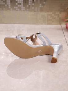 Sandales à talons hauts de mode pour femmes, motif géométrique bohème, en PU avec rivets et boucle, sandales à talons hauts pour fête et été - Argent - Voir 8