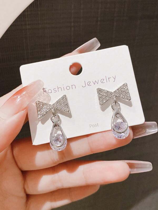 1 par de pendientes elegantes y populares de mariposa con cristal de circonita y rinoceronte, minimalistas y de moda