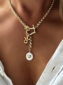 1 件金色女士项链，配有巴洛克风格仿珍珠和镶钻马蹄扣，搭配十二生肖吊坠，独特的魅力设计感，优雅精致，适合节日派对。