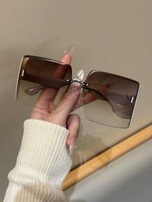 2025 新款女士大框时尚眼镜，两侧采用闪亮金色设计，时尚且眼镜展示个性化，适合日常生活、登山、徒步旅行、旅行、海滩，方形墨镜 - C4 漸茶 - 查看 1