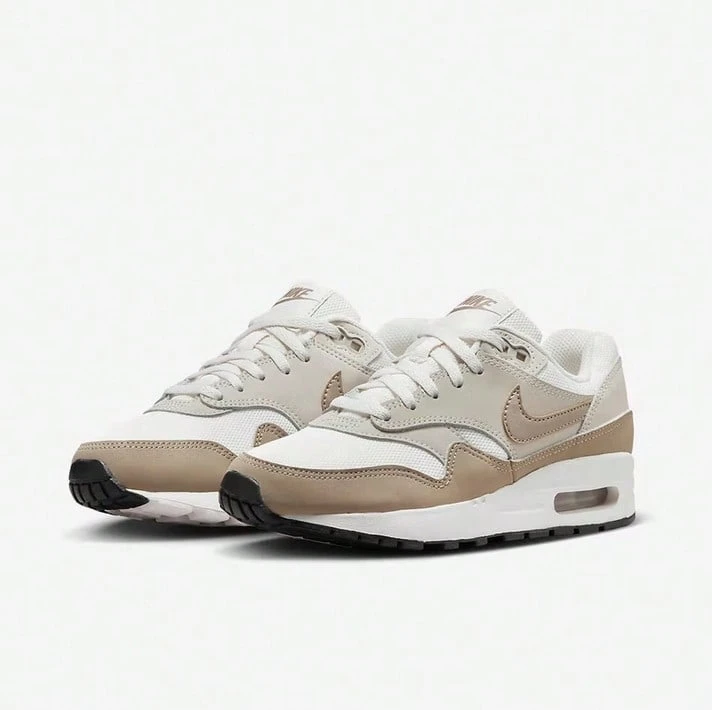 Nike 女款 Air Max 1 新款气垫休闲运动跑步鞋 DZ3307-006 - 淺棕色 - 查看 1