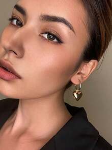 1 对时尚高端 CCB 心形耳环，圆形耳环铁材质防紫外线电镀，女士日常配饰