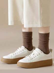 1 Pair/5 Pairs Women's Comfortable Soft Casual Minimalist Classic Retro Yoga Sports Mid-Calf Socks, Coffee Color