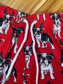 Short clásico y casual para niño, tela de poliéster y elastano, apto para la temporada de verano o vacaciones en la playa, talle de cintura natural, ajuste de pierna suelto, bolsillos funcionales, calzoncillo de malla interior, frescos, ligeros y muy cómodos. Tener en cuenta que las tallas en esta prenda vienen reducidas. En algunos colores el tono y estampado pueden variar. - Rojo - Ver 3