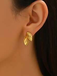 1 Pair Fashionable Gold Willow Leaf Stud Earrings, Simple Smooth Metallic Luster Delicate Small Design, Suitable For Various Styles To Enhance Elegance - Yellow Gold - View 2