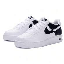 Nike 大童新款经典 Air Force 1 百搭耐穿透气低帮休闲运动鞋 - 白色 - 查看 1