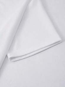 Camisa de manga corta de estilo urbano y moderno 2026, de corte holgado y cuello redondo, con estampado gráfico de espada y cereza para hombre, color negro. - A - Ver 4