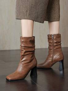 Botas de tacón alto elegantes y versátiles de ajuste ceñido, botas de tobillo de moda con tacón grueso, puntera cuadrada y plisadas, estilo vintage - Marrón - Ver 2