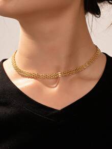 1 件宽蛇骨扁平链项链，适合日常佩戴和派对