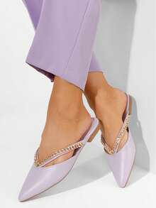 女士平底一脚蹬鞋，波西米亚风基本款纯色链条装饰，时尚优雅，适合派对和日常穿着