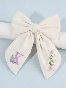 1件女孩26字母刺繡髮夾，甜美花卉字母設計髮夾，女孩生日春季髮飾，精緻女孩髮夾附優雅刺繡（白色/海軍藍），返校季 - 彩色 - 查看 5