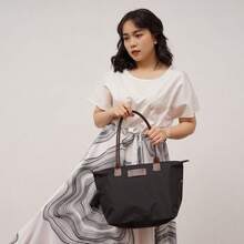 Women Shoulder Bags - 中型藕粉 - 查看 2