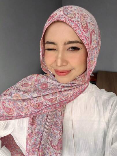 1件波西米亚风女士流苏提花围巾，佩斯利花纹披肩，羊绒石纹图案穆斯林头巾，粉色系列，多种优雅图案可选，适合秋冬季日常外出，也可作为礼物赠送。