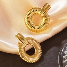 1 Pair Minimalist Fashion Geometric Hollow Stainless Steel Stud Earrings, Suitable For Women's Daily Wear And Party Occasions