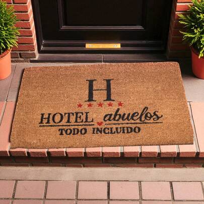 DISTRIBUX Felpudo Original 40x70 cm – "Hotel Abuelos Todo Incluido ★★★★★" | Fibra de Coco Natural con Base Antideslizante | Alfombra de Entrada para Exterior e Interior | Regalo para Abuelos  ✅ Entrega de 1-3 días