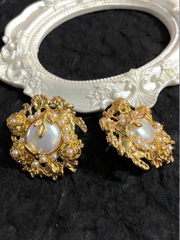 New Retro High-End Baroque Freshwater Pearl Exaggerated Vintage Floral Multi-Layer Flower Silver Needle Earrings, Suitable For Women's Daily And Formal Occasions
