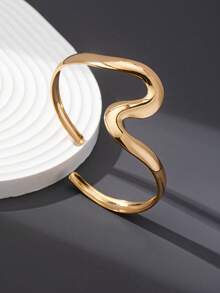 1pc Fashionable Geometric Wave Open Bangle, Smooth Minimalist Asymmetrical Arm Cuff, Suitable For Vacation And Daily Wear