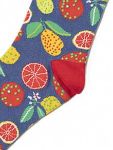 1双男士卡通水果趣味图案中筒袜，水果爱好者的必备单品！适合日常休闲的袜子，透气防臭，舒适柔软有弹性，是派对和社交活动的完美礼物，四季皆宜，男女通用