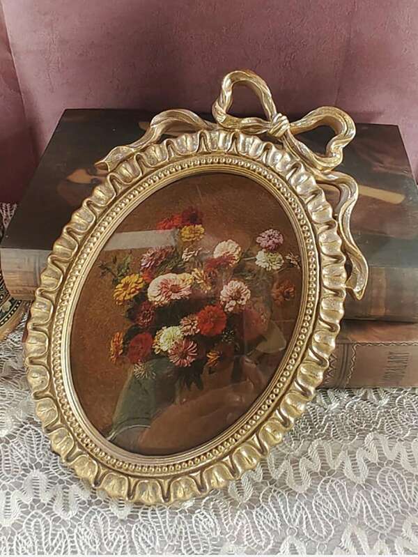 1pc European Antique Gold Lace Oval Photo Frame, Wall Hanging Design, Suitable For Photo Display, Home Decoration And Photography Props - Modern Home Decor, Suitable For Living Room, Bedroom, Desktop, Dining Table, Office, TV Cabinet, Shelf, Wedding Gift (Photo Inner Page Not Included)