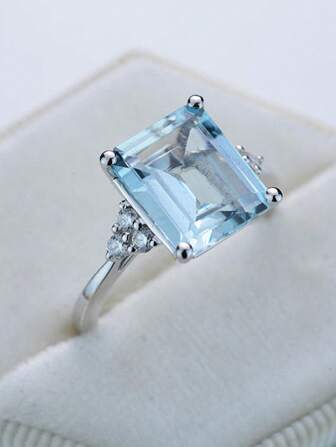 1 件时尚新款方晶锆石镶嵌方形浅蓝色戒指，订婚珠宝配饰，适合男士和女士，送给家人/朋友/爱人的礼物