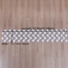 HXARTMIS 1件,灰白双色镂空蕾丝小雏菊桌旗,四季皆宜。采用机织涤纶面料制成。桌旗,现代风格,桌旗,餐桌中心装饰,现代餐桌中心装饰,早餐餐垫,家具垫。 - 白灰 - 查看 7