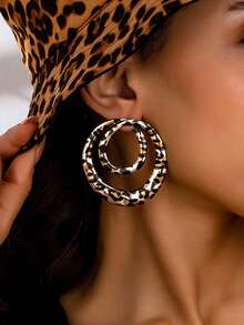 1 对女士超大夸张不对称圆形镂空十字交叉耳环，极简时尚，适合日常佩戴